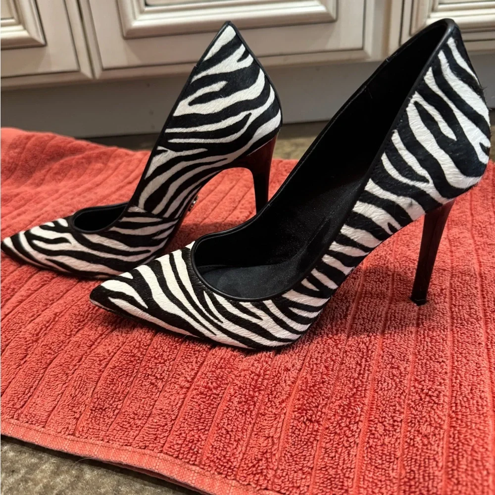 Michael Kors Black and White Zebra Heels Size 7 Worn Once Excellent Condition - Picture 1 of 7